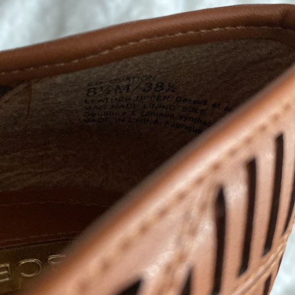 3 for $20 💜 BCBGeneration Pumps - Picture 4 of 9